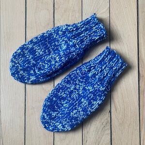 Vintage charming hand knit Blue and White Knit children’s Mittens
